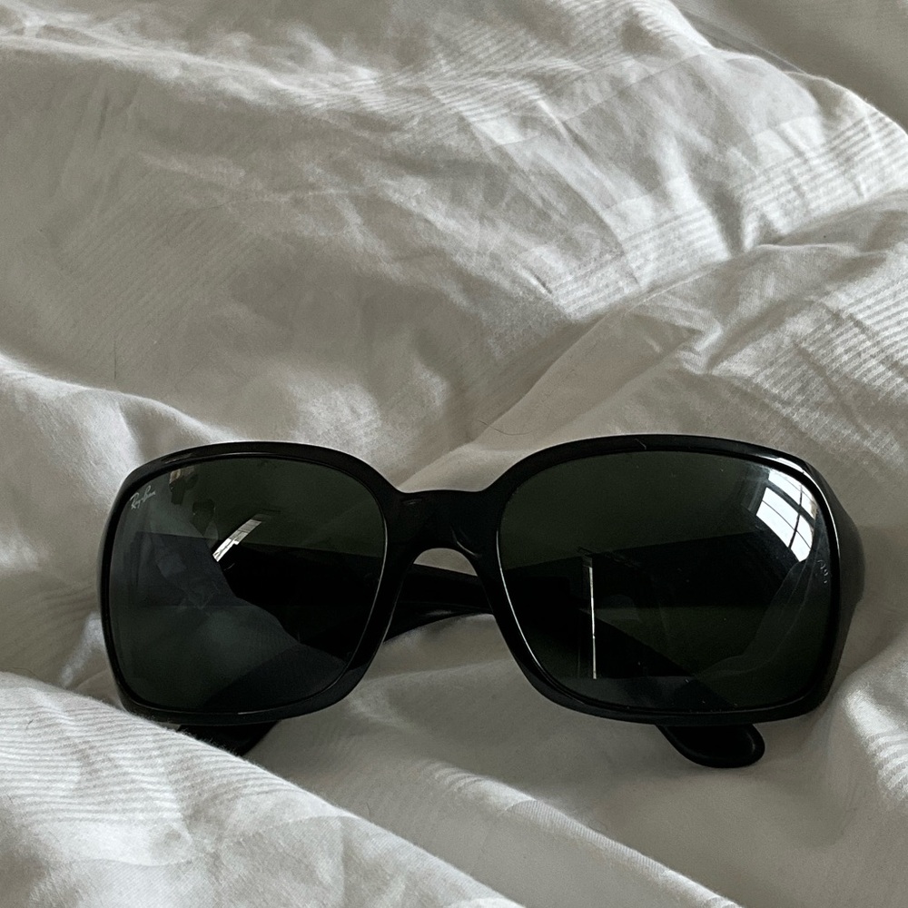 Ray-Ban Black Oversized Sunglasses